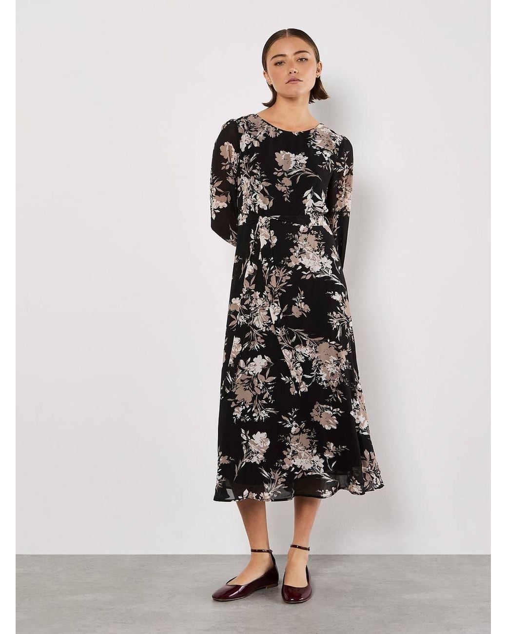 Apricot White Silhouette Floral Chiffon Midaxi Dress