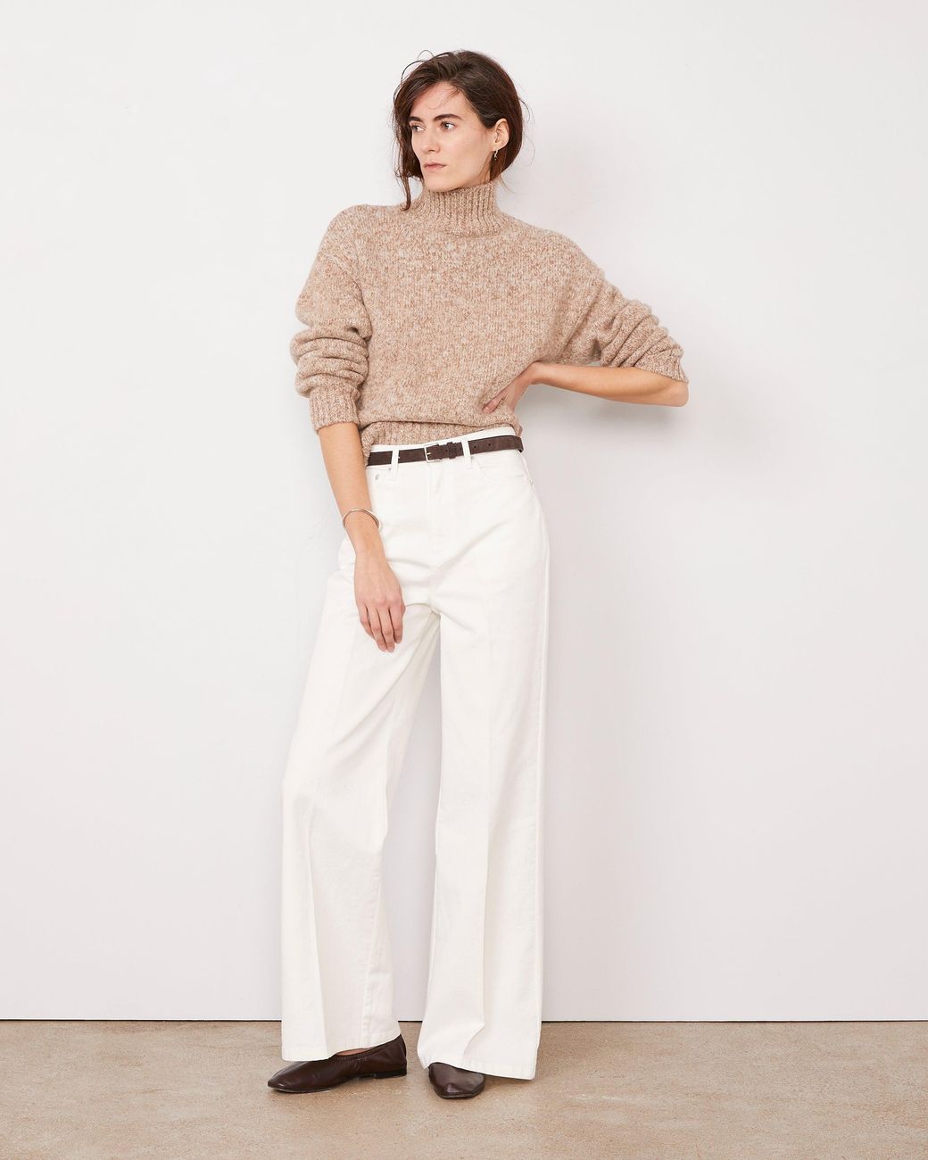 Pull Vesna Officine Generale en coloris White