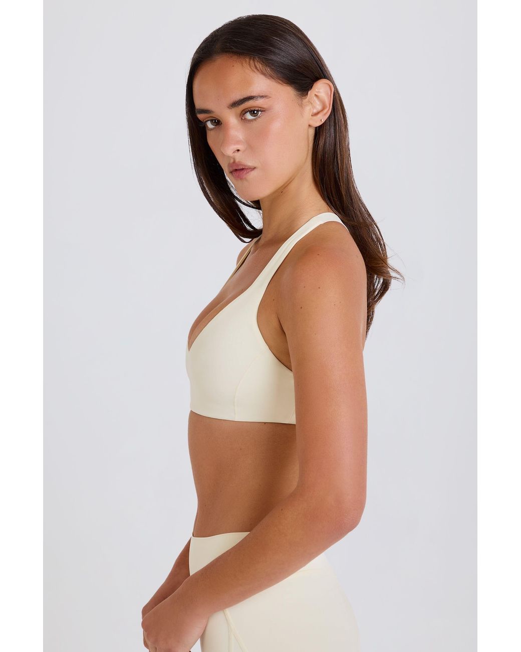 BO+TEE White Crossback V-Neck Sports Bra