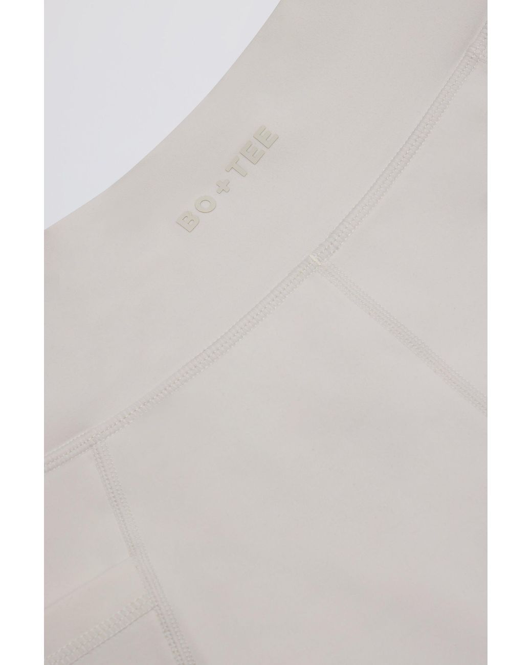 BO+TEE White Soft Active Pocket V-Waist Mini Shorts
