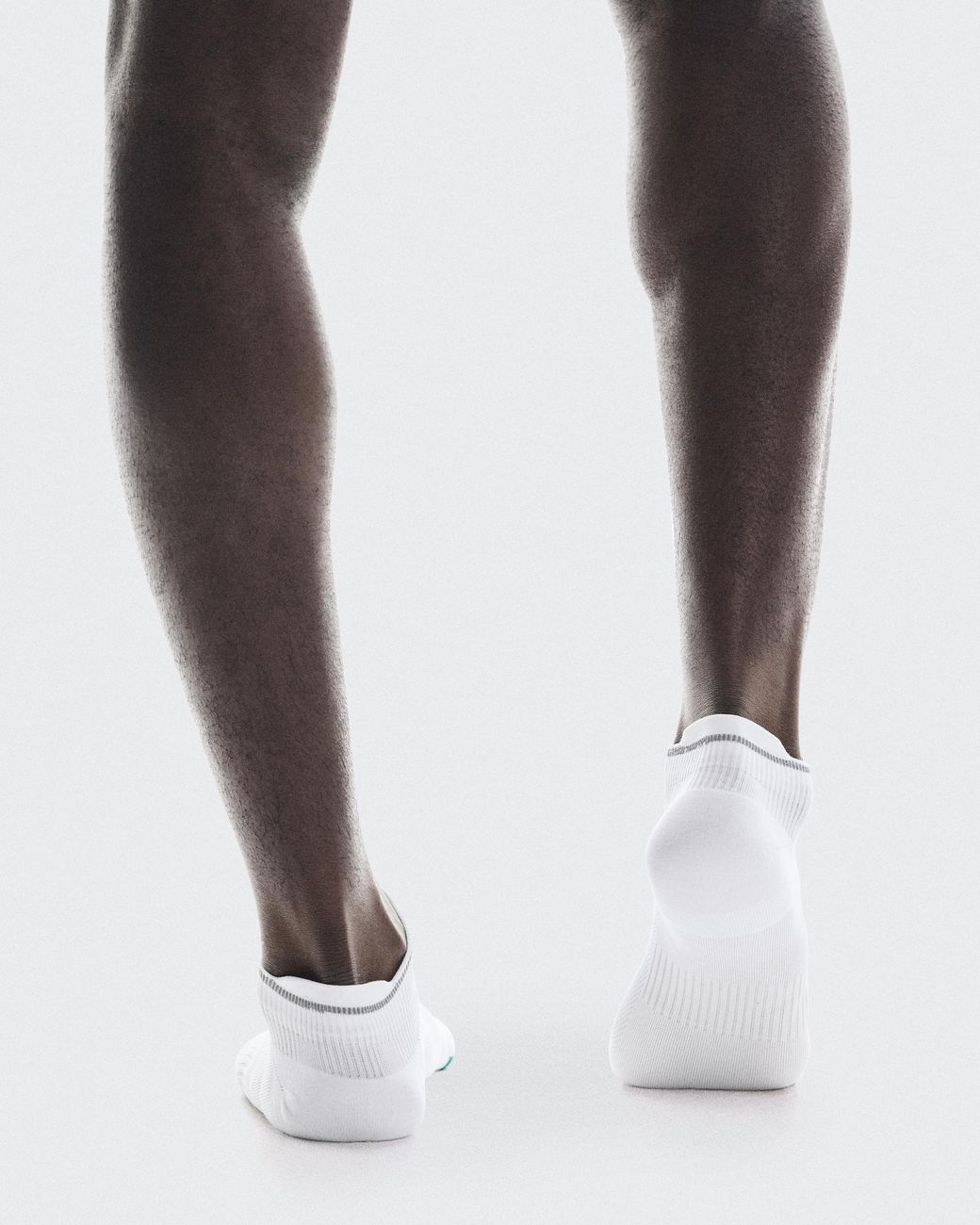 On Shoes White Elite Run Sock Low