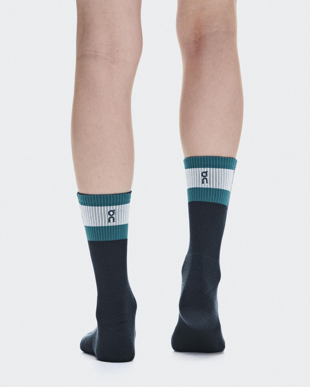 On Shoes White Courtside Sock High 2P