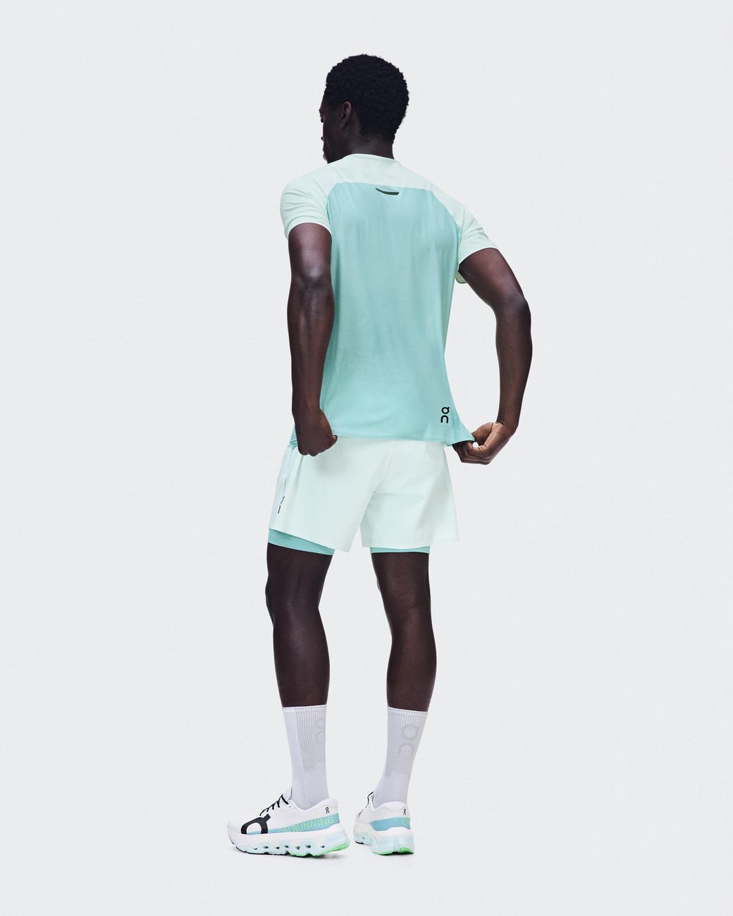 On Shoes White Performance-T for men
