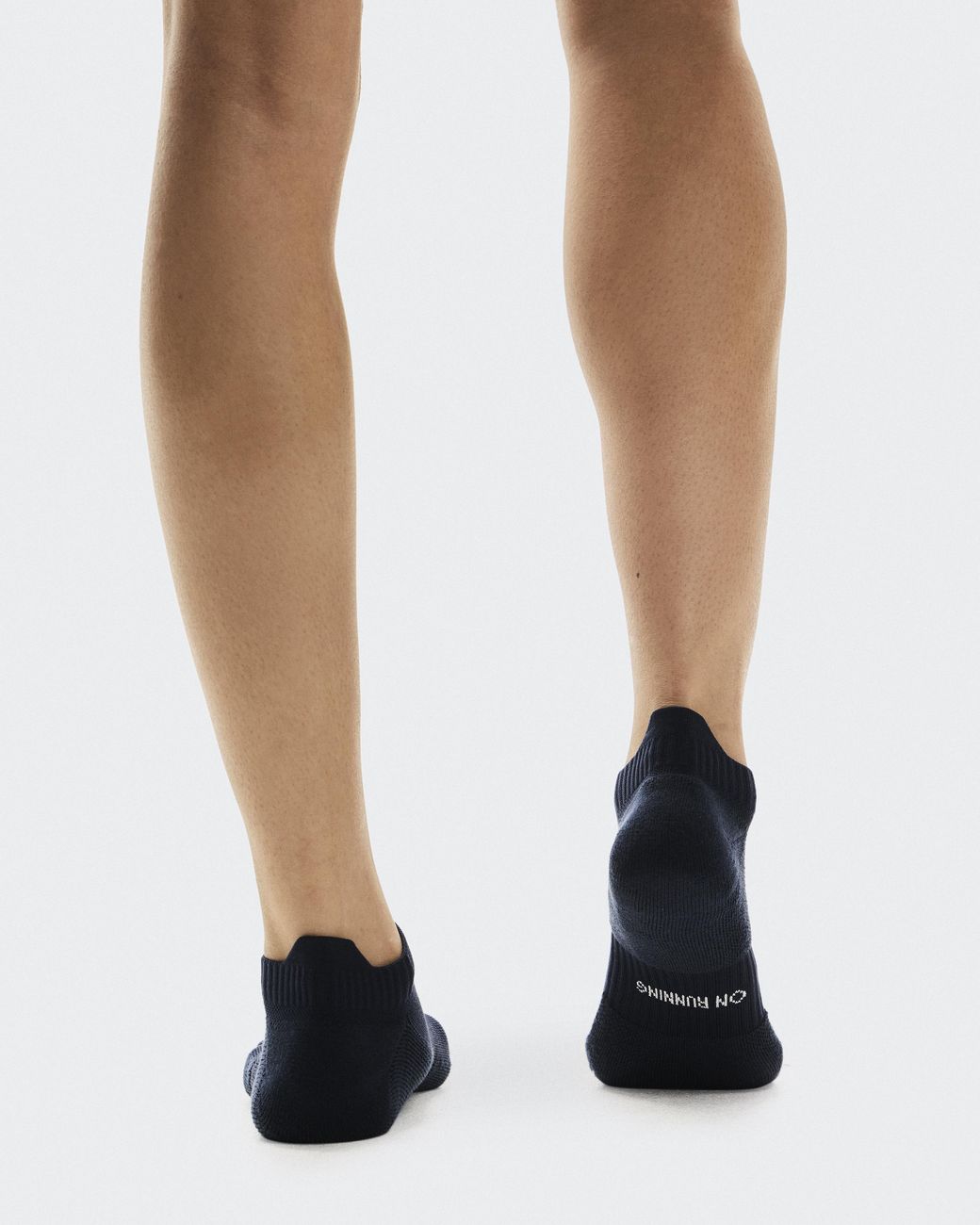 On Shoes White Core Run Sock Low 2P