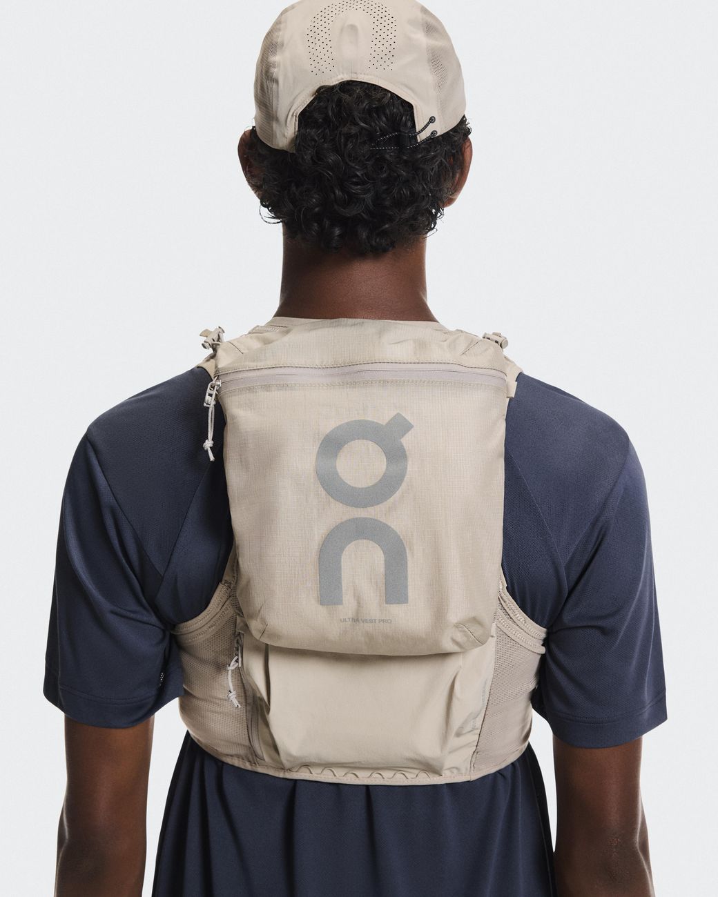 On Shoes Natural Ultra Vest Pro