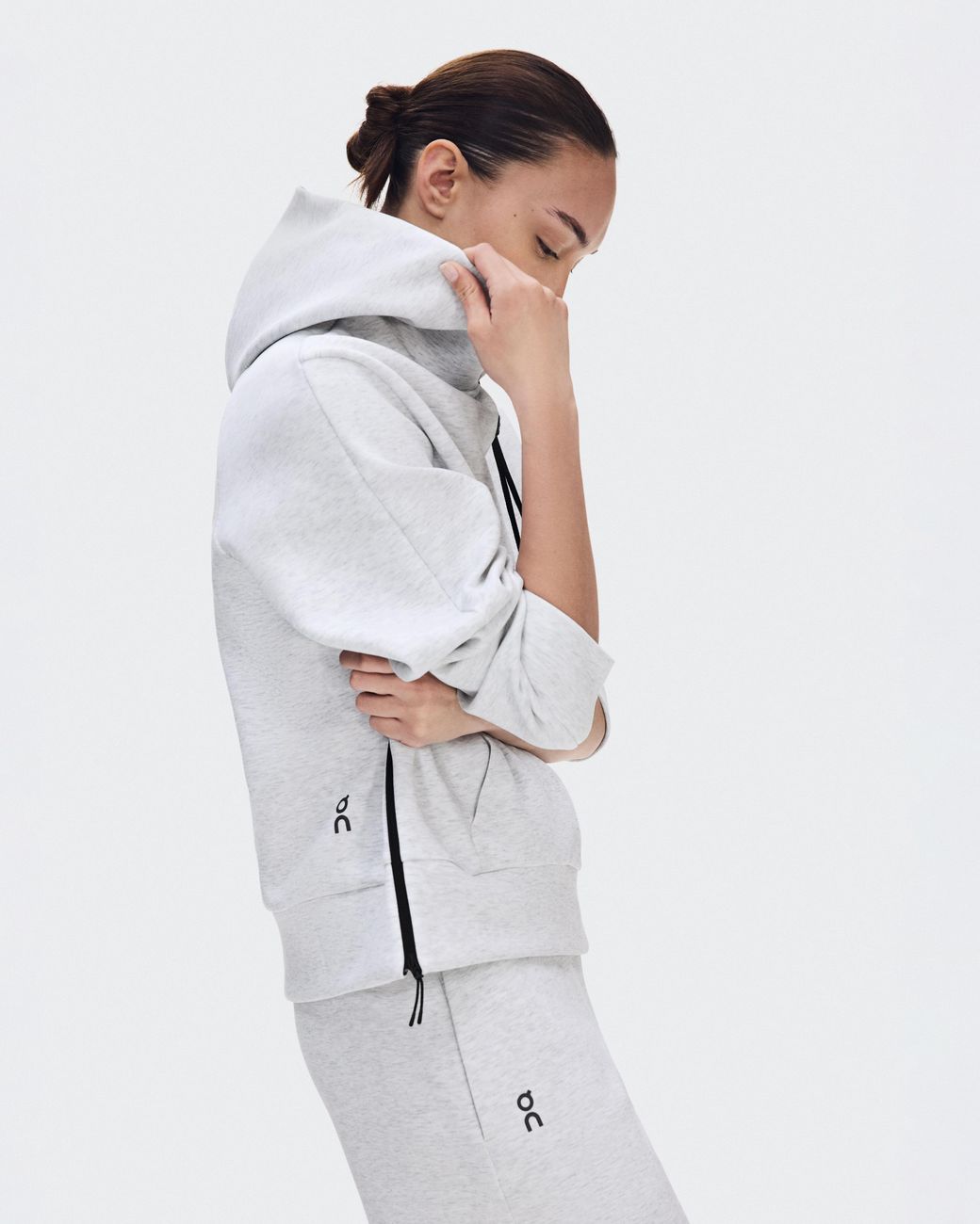 On Shoes White Focus Tech Hoodie