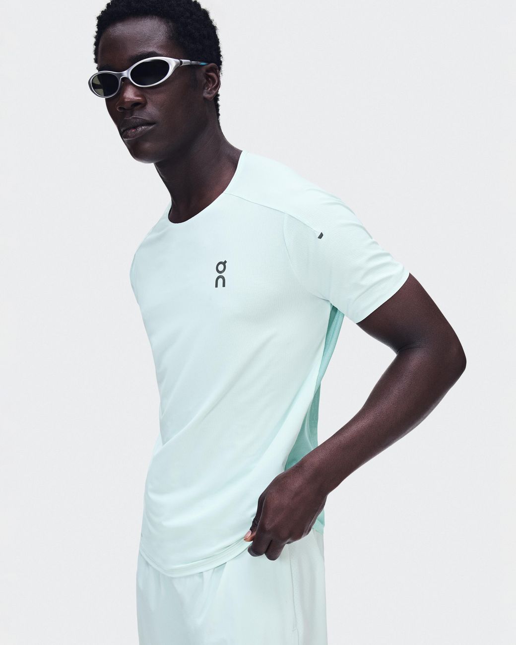 On Shoes White Performance-T for men