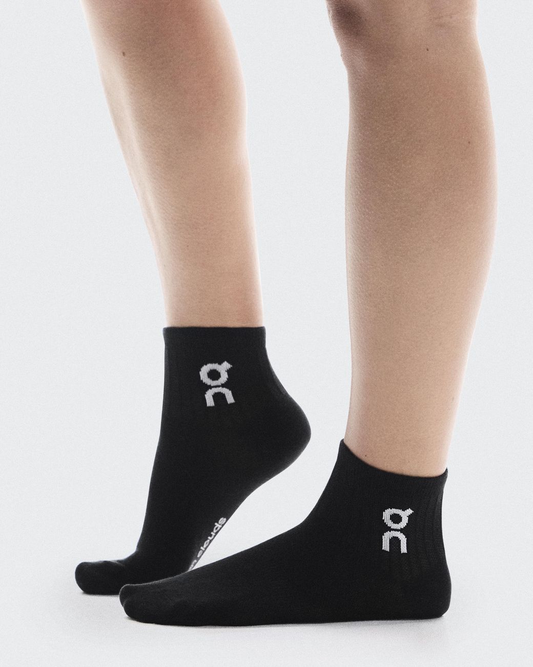 On Shoes White Logo Sock Mid 3P