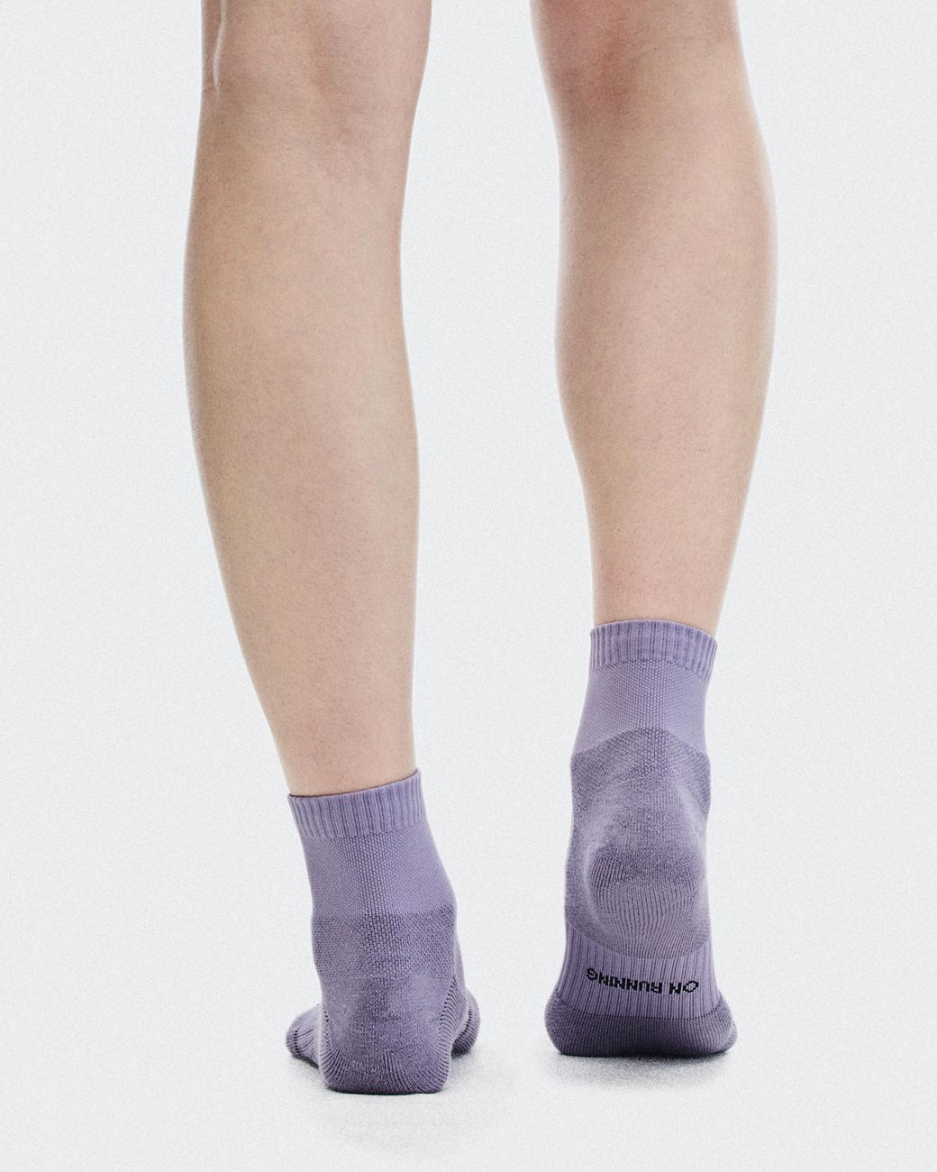 On Shoes White Core Run Sock Mid 2P