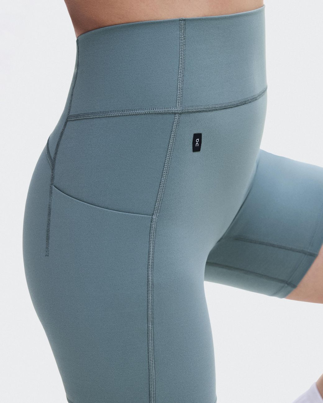 On Shoes Blue Studio Leggings Short 6"