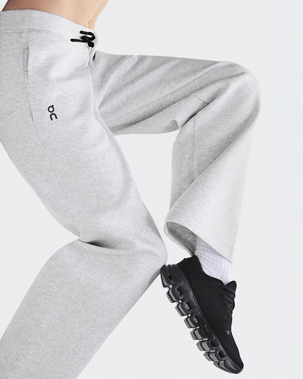 On Shoes White Focus Tech Sweatpants
