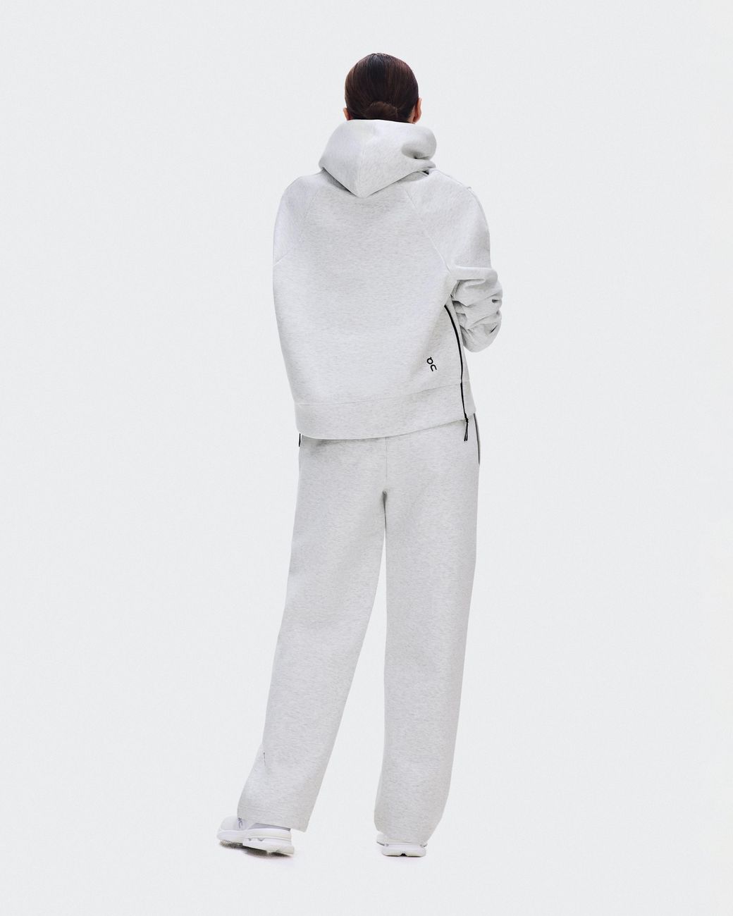On Shoes White Focus Tech Hoodie