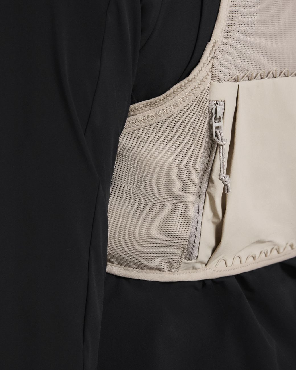 On Shoes Natural Ultra Vest Pro