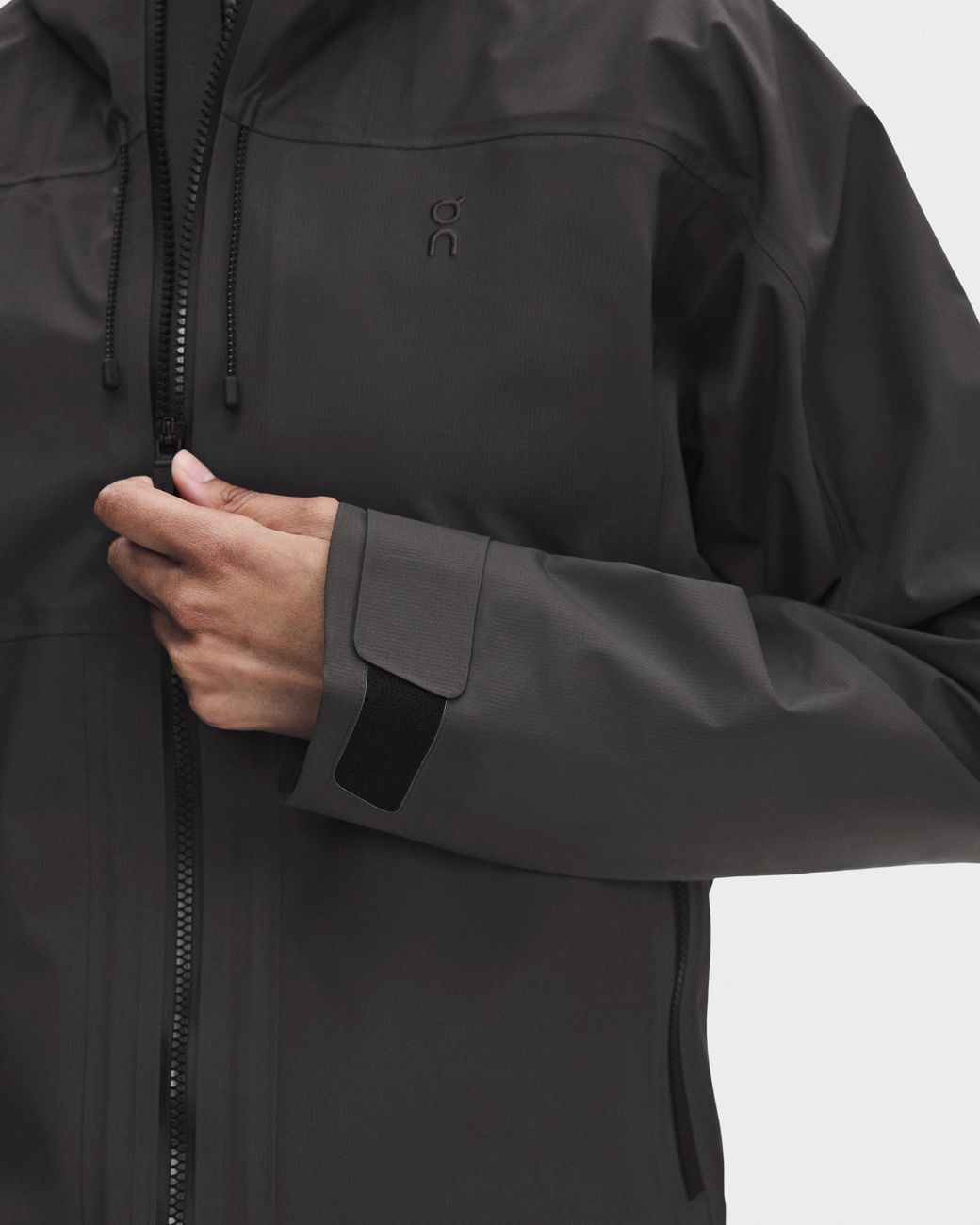 On Shoes Gray Ascent Jacket