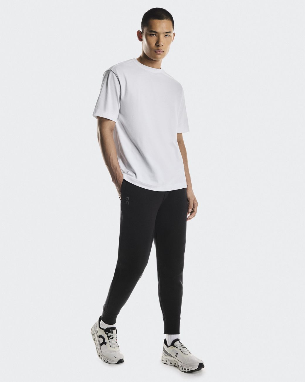 On Shoes White Focus Tech Sweatpants for men