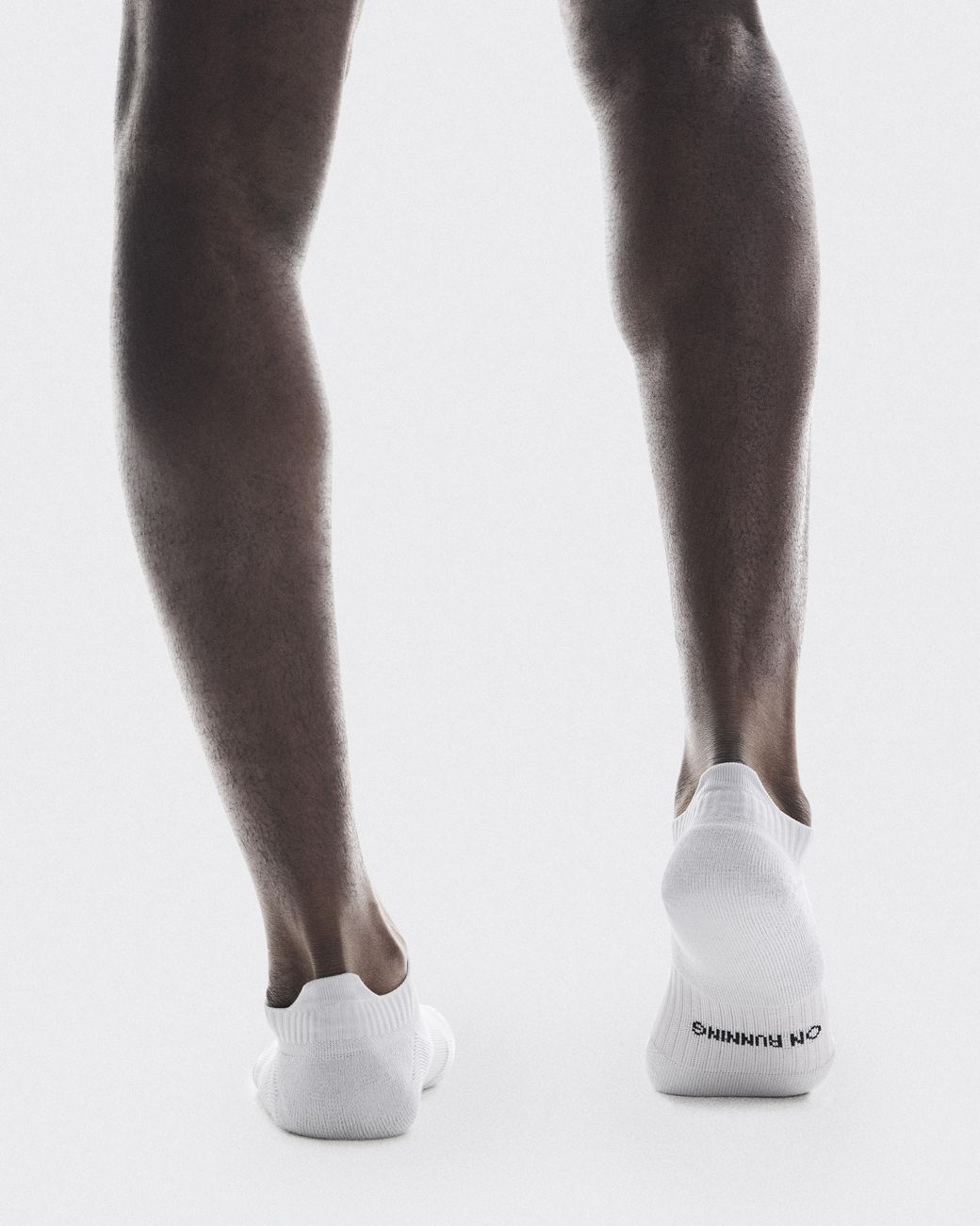 On Shoes White Core Run Sock Low 2P