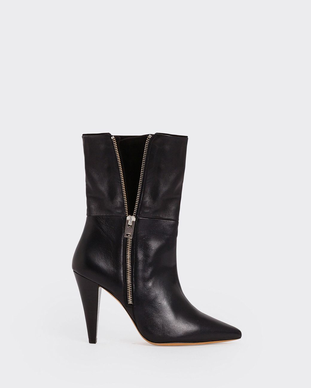 leona boot in black