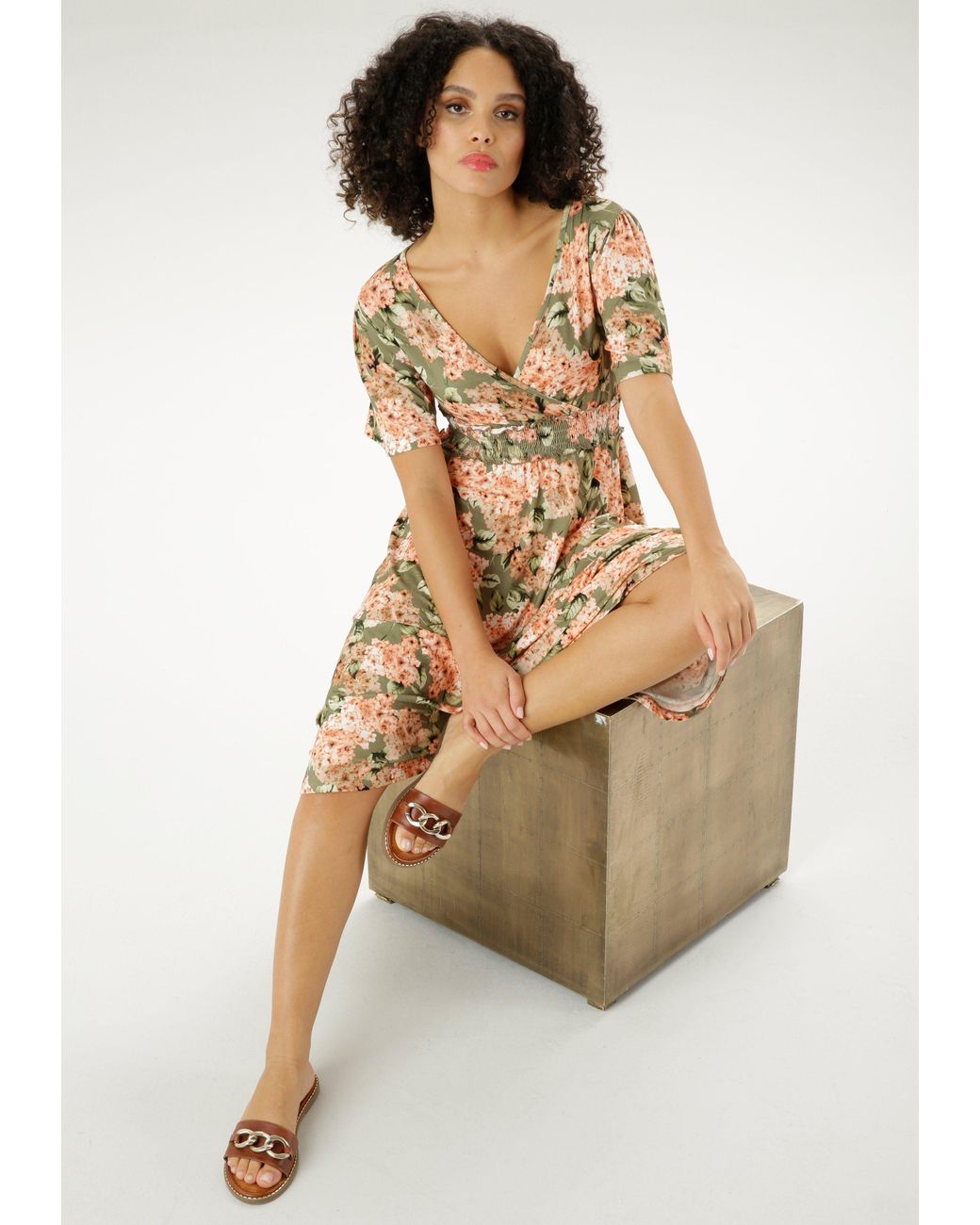 Aniston CASUAL | Sommerkleid romantischem Lyst mit in DE Natur Blumendruck