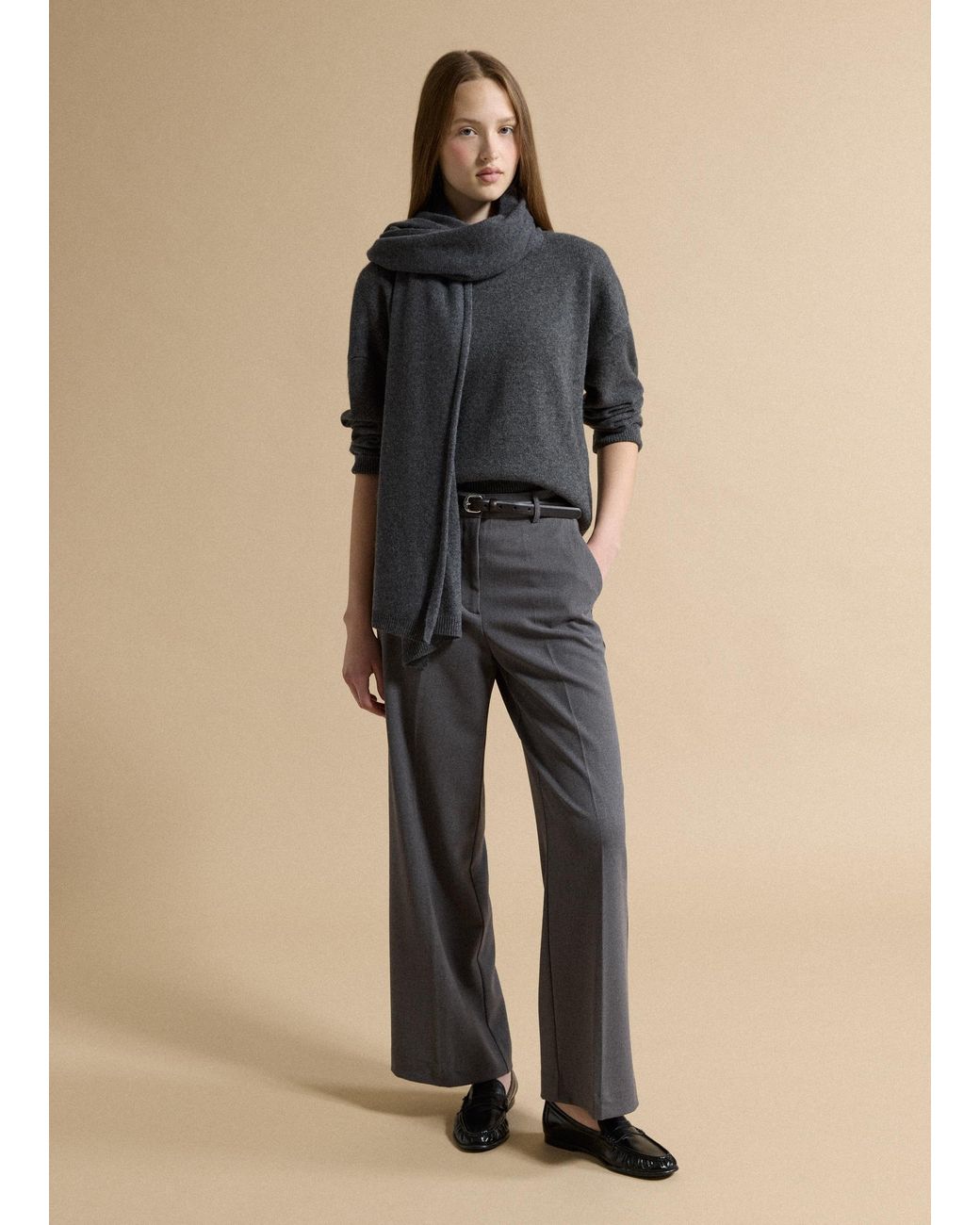 Sciarpa Grigia di Piombo Contemporary in Black
