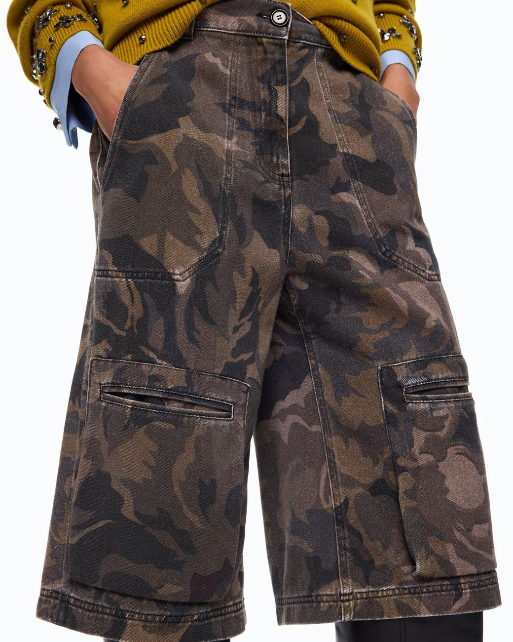 Pinko Gray Cotton Bermuda Shorts With Floral Camouflage Motif