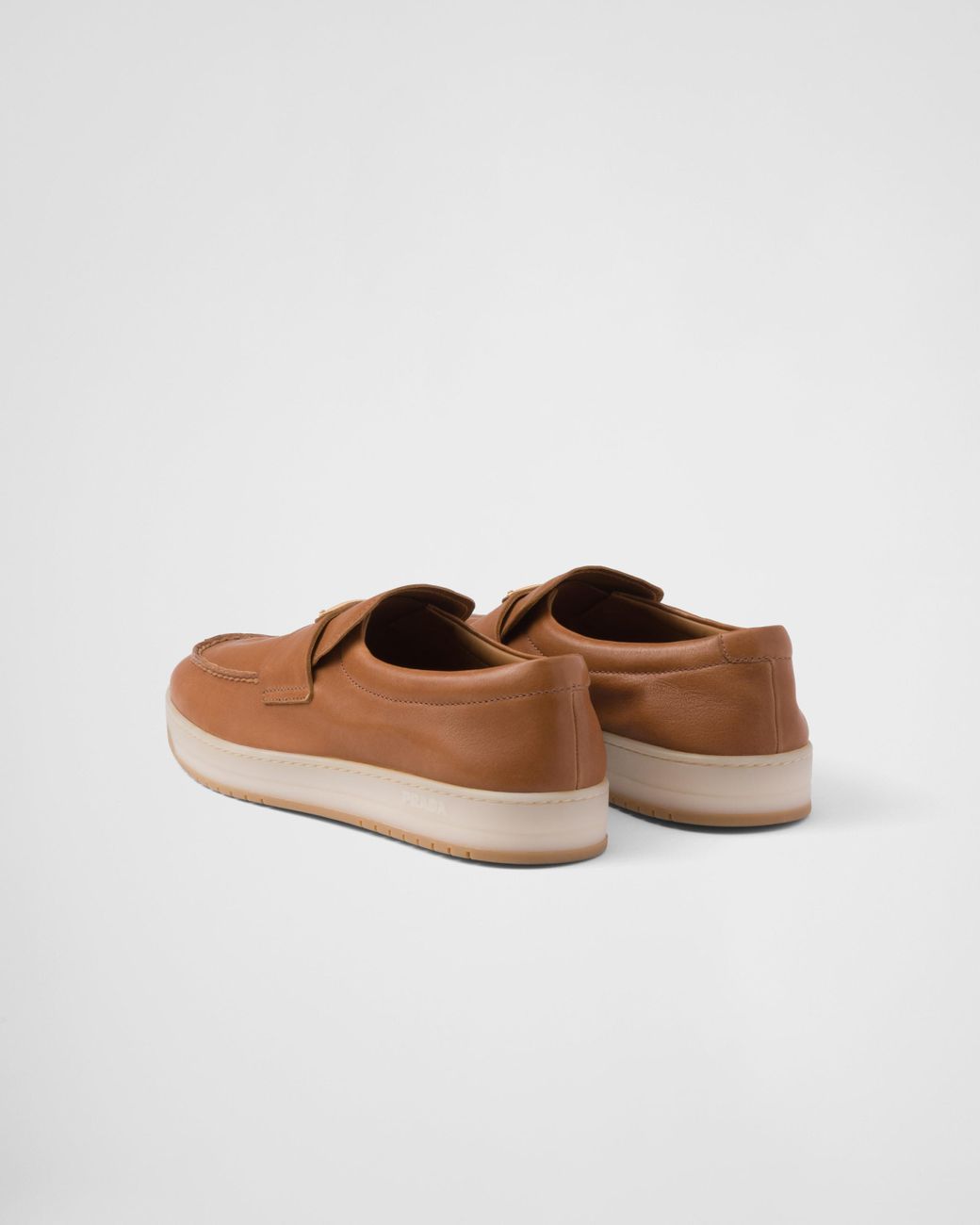 【送料&関税込】Prada Beige Nappa Leather Loafers Prada Leather slip-on loafers for Men - Cream in UAE | Level