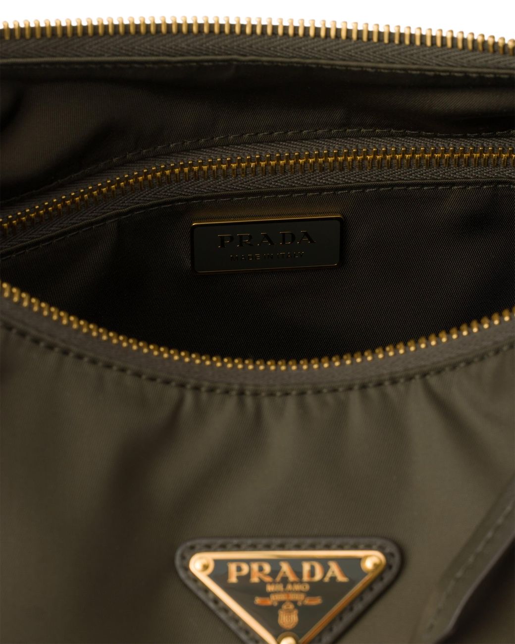 Borsa Explore Large di Prada in Black