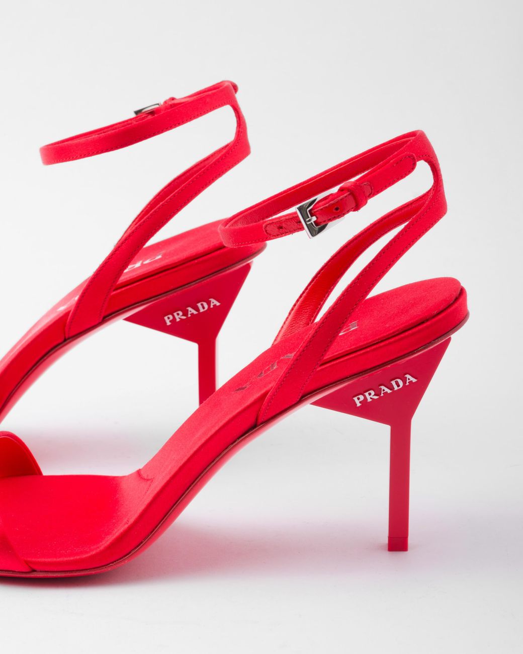 prada-Fuoco-Sandali-Con-Tacco.jpeg