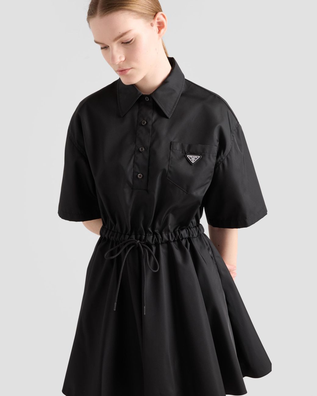 ワンピース PRADA SHORT BLACK DRESS IN RE-NYLON Prada Short-Sleeved Re-Nylon Dress in Black | Lyst
