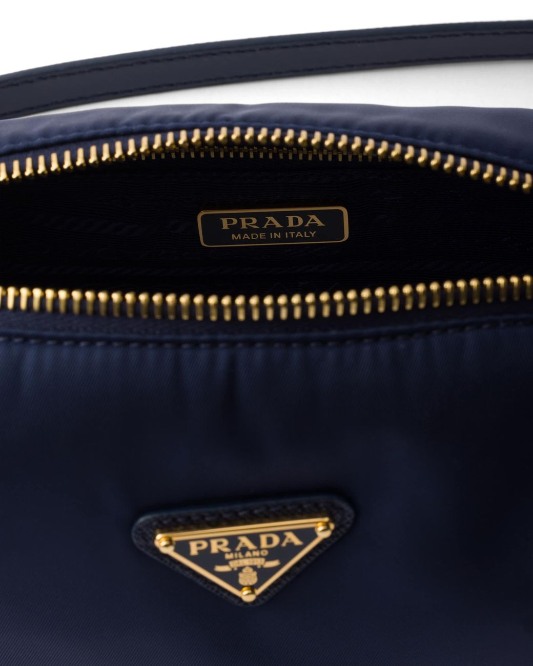 Prada Blue Pouch Aus Re-Nylon, Damen