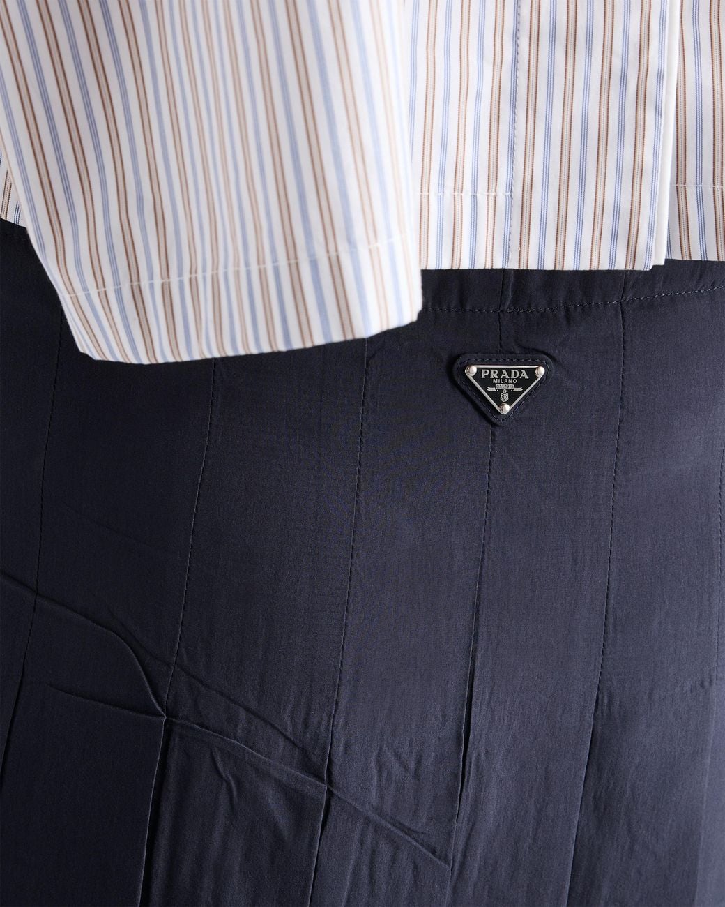 Prada Blue Jupe Mi-Longue En Soie À Design Plissé