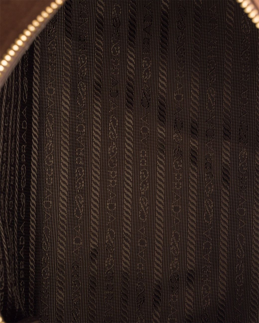 Borsa Explore Large di Prada in Brown