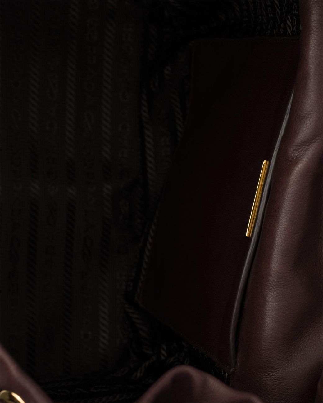 Zaino Explore Medium di Prada in Brown