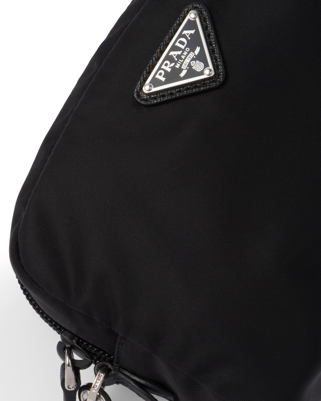 Prada Black Kleine Pouch Aus Re-Nylon, Damen