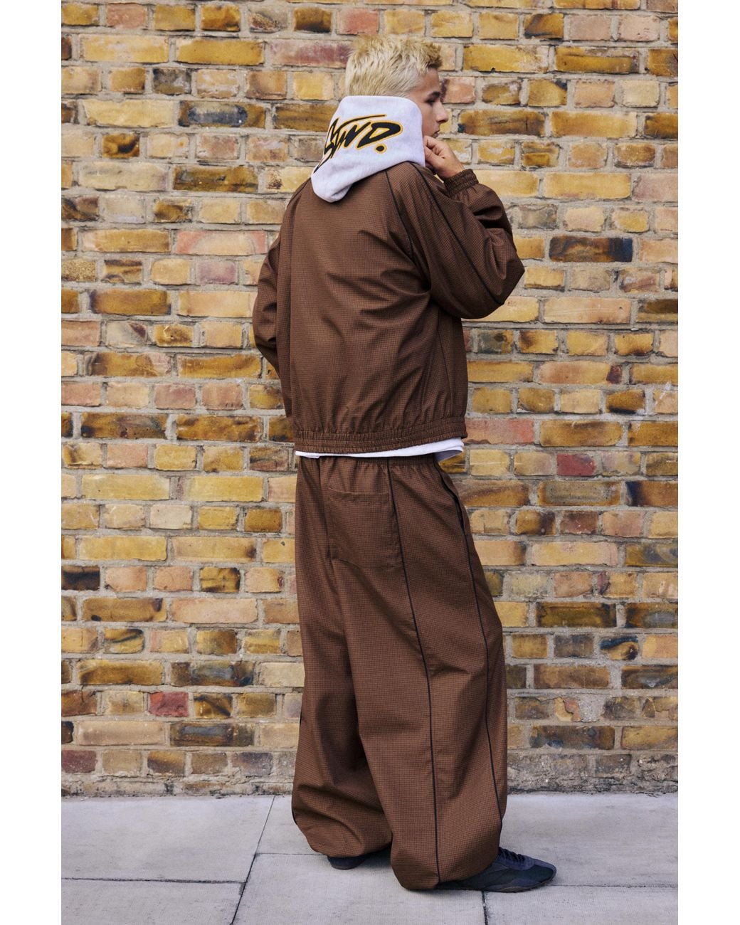 Pull&Bear Brown Stwd Checked Jogger Trousers for men