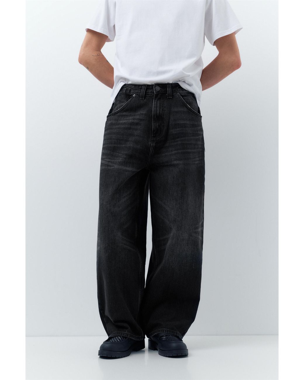 Pull&Bear Gray Embroidered Super Baggy Jeans for men