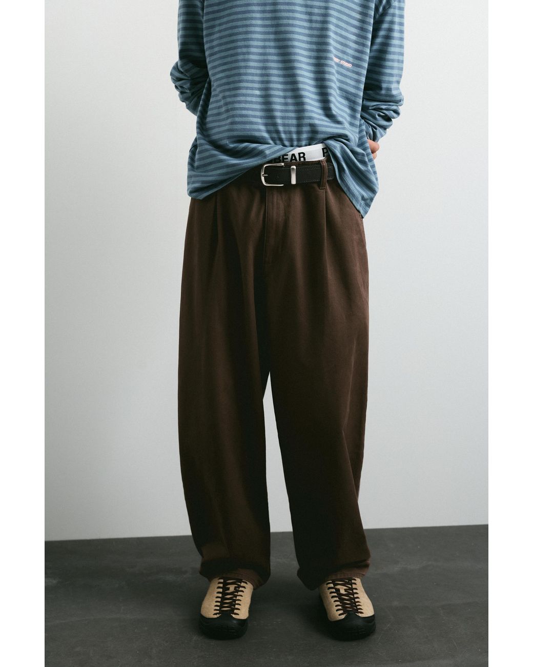 Pull&Bear Natural Baggy Darted Chinos for men