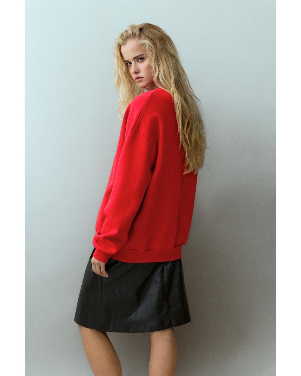 Sweat À Col Henley Et Boutons Pull&Bear en coloris Red