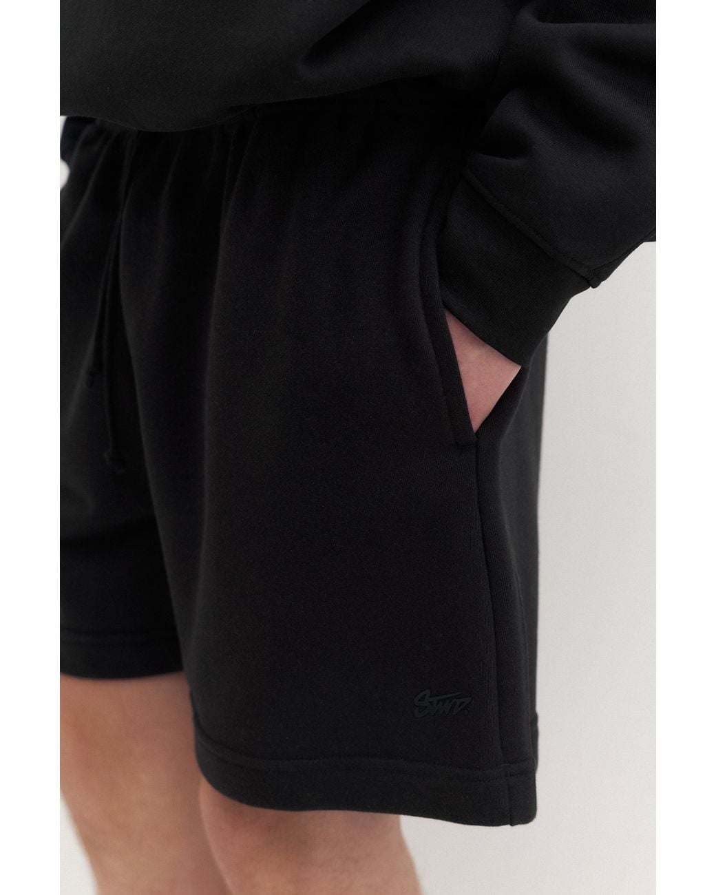 Pull&Bear Black Stwd Jogger Bermuda Shorts for men