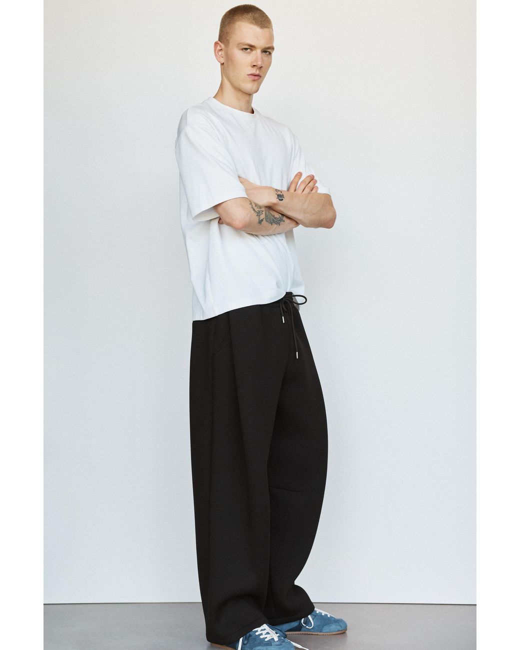 Pull&Bear Black Neoprene-Effect Darted Trousers for men