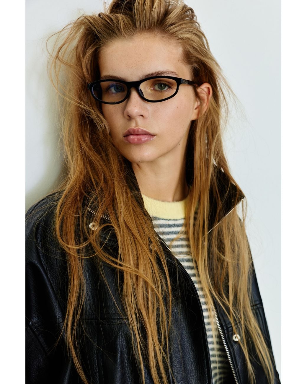Pull&Bear Black Light Filter Glasses