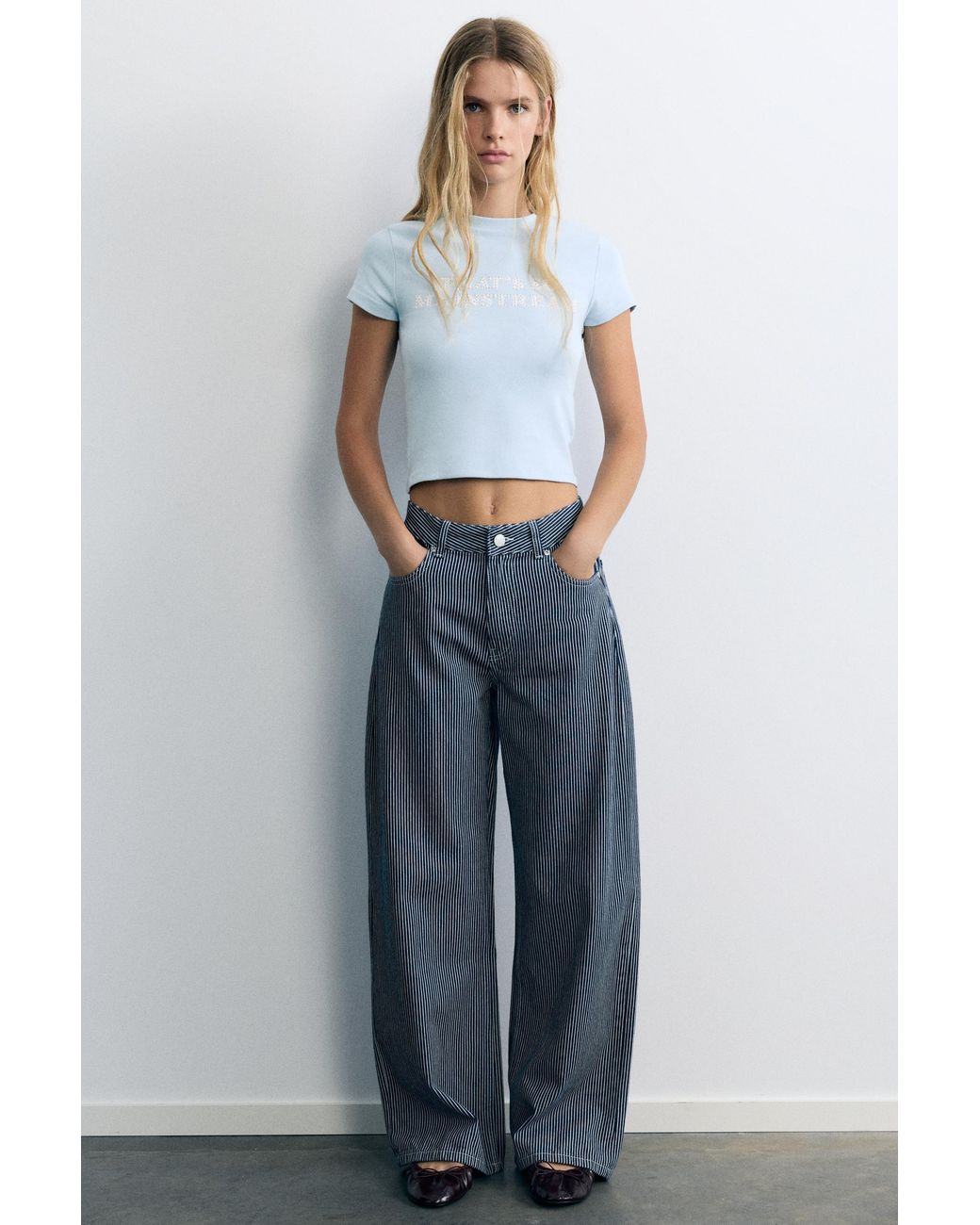 Pull&Bear T-Shirt Met Tekst En Studs in het Blue