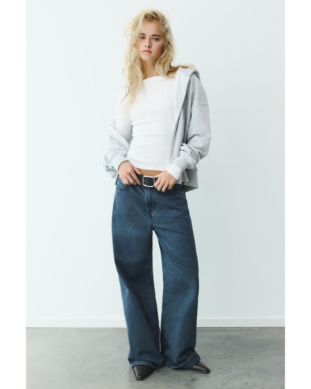 Pull&Bear White Fitted Straight Neckline T-Shirt