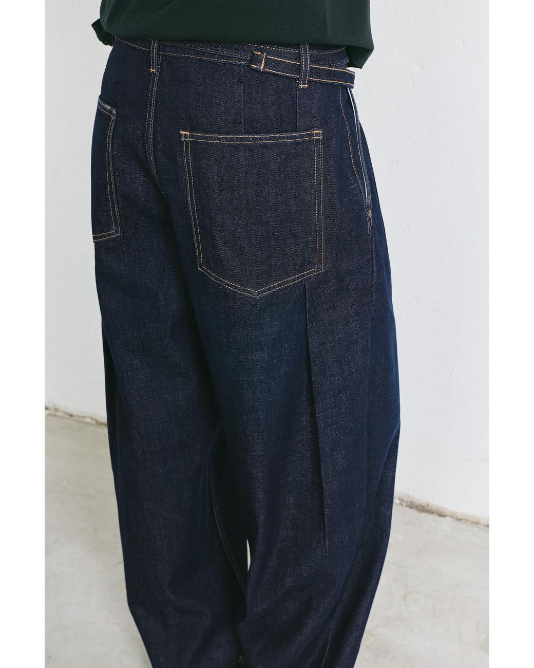 Pull&Bear Multicolor Relaxed Fit Pleated Jeans With Belt for men