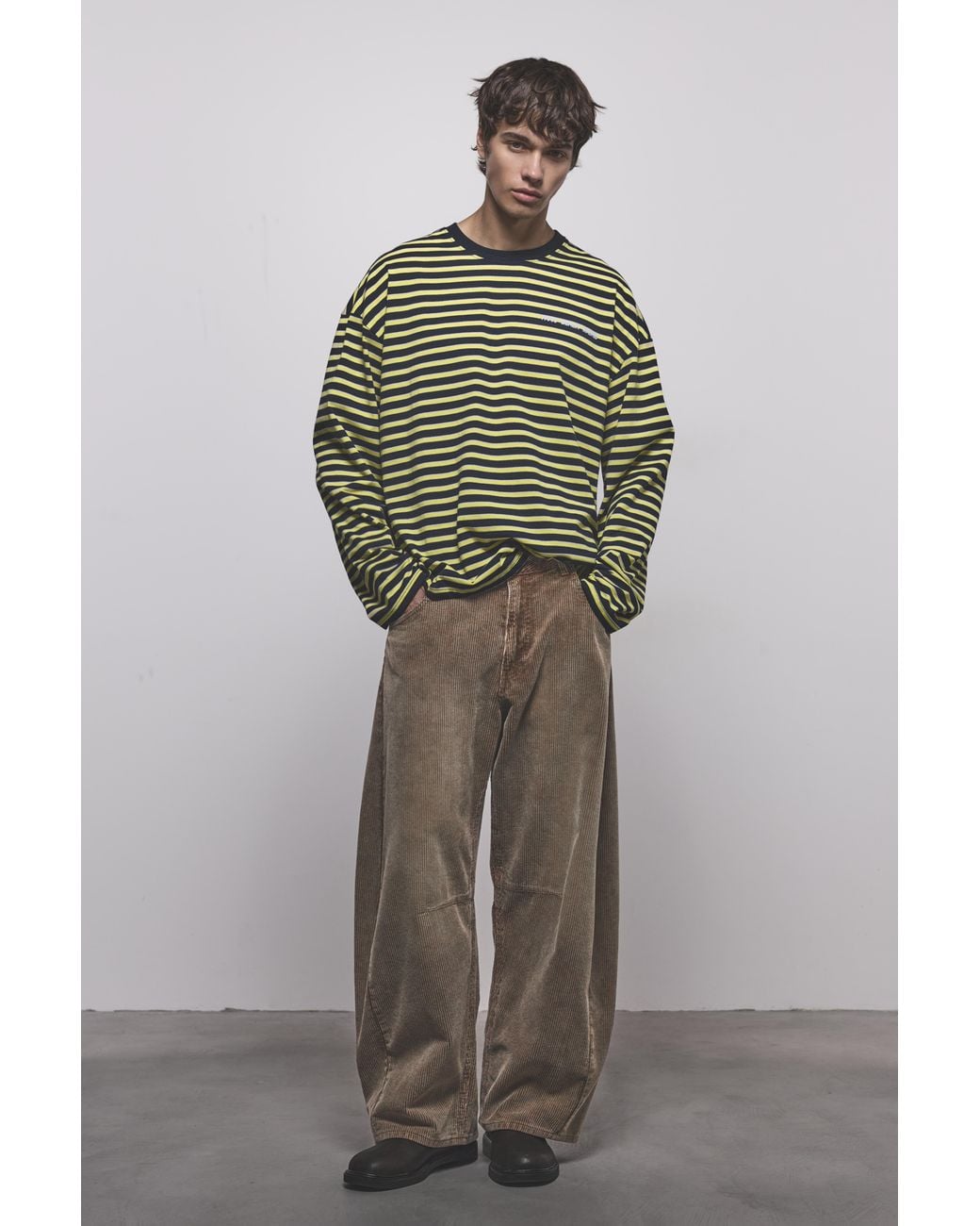 Pull&Bear Green Barrel Corduroy Trousers for men