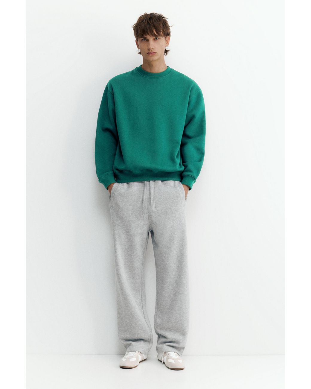 Pull&Bear Green Relaxed Fit Round Neck Sweatshirt for men