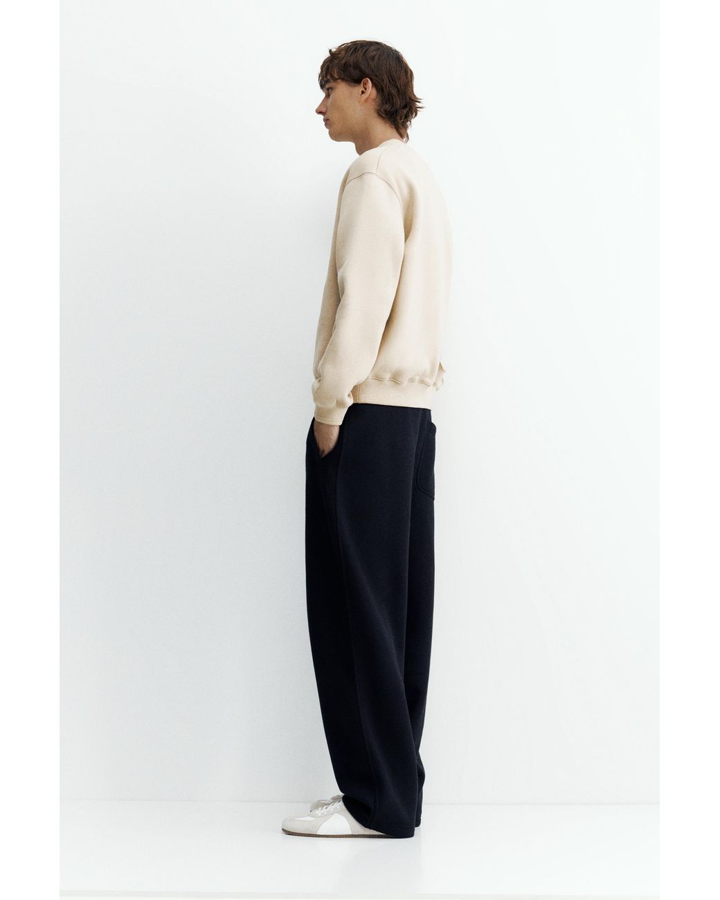 Pull&Bear Natural Relaxed Fit Round Neck Sweatshirt for men