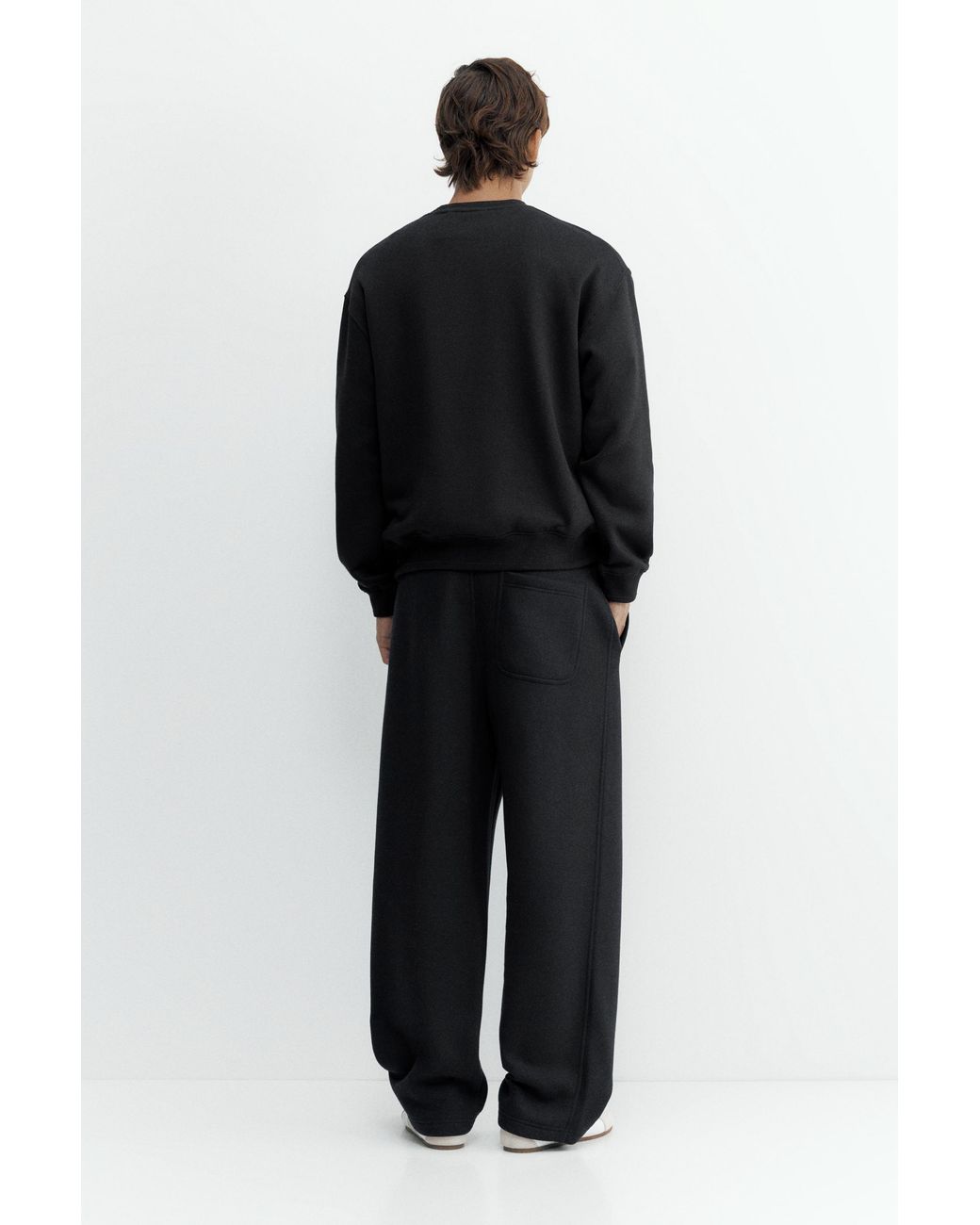 Pull&Bear Black Relaxed Fit Round Neck Sweatshirt for men
