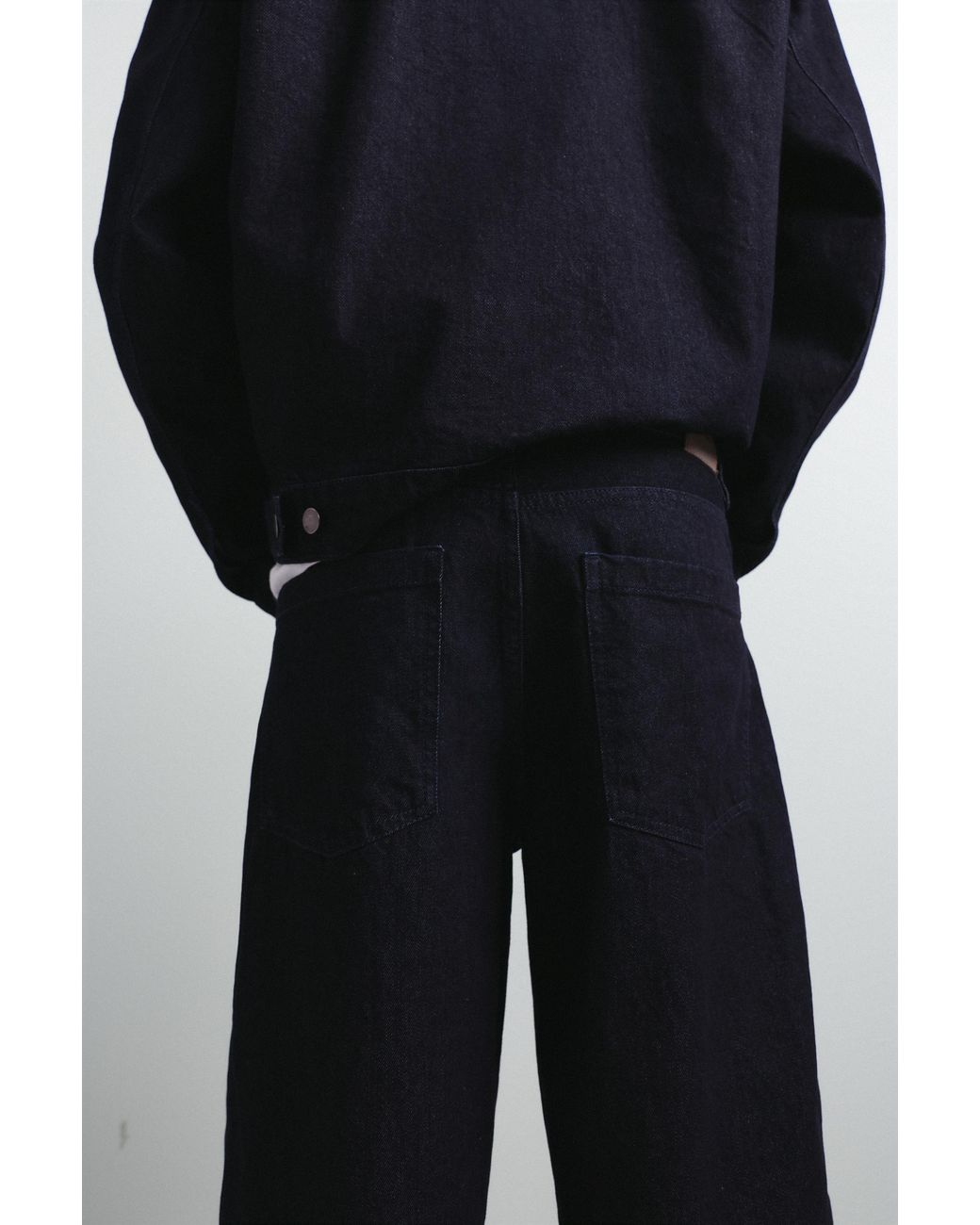 Pull&Bear Black Front Seam Barrel Jeans for men