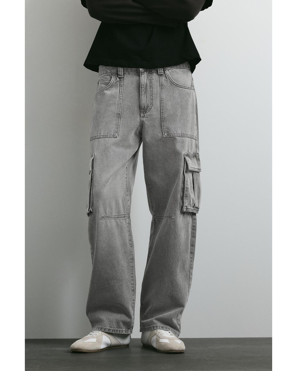 Pull&Bear Black Relaxed Cargo Jeans for men