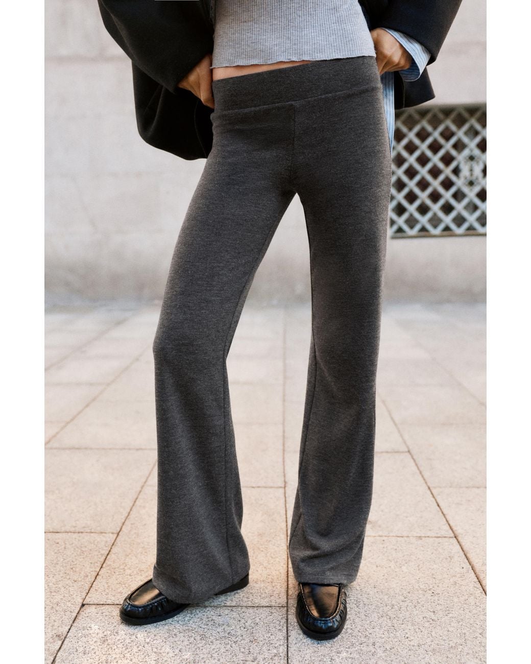 Pull&Bear Flared Broek Soft Touch in het Black